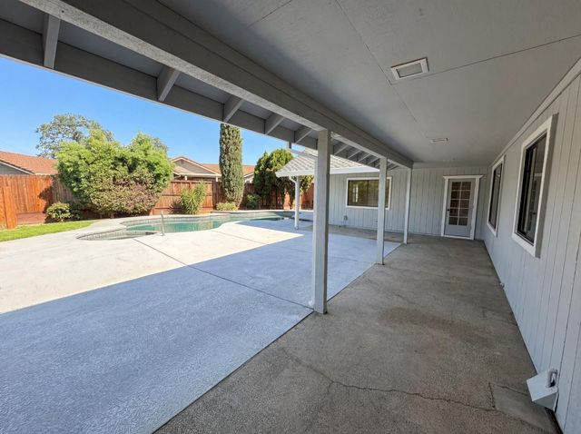 703 Shasta St, Roseville, CA 95678