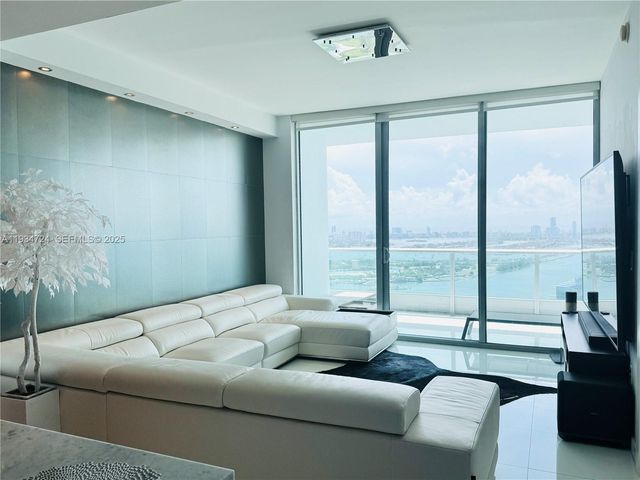 900 Biscayne Blvd 4504, Miami, FL 33132