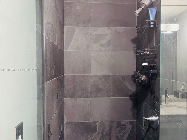 900 Biscayne Blvd 4504, Miami, FL 33132