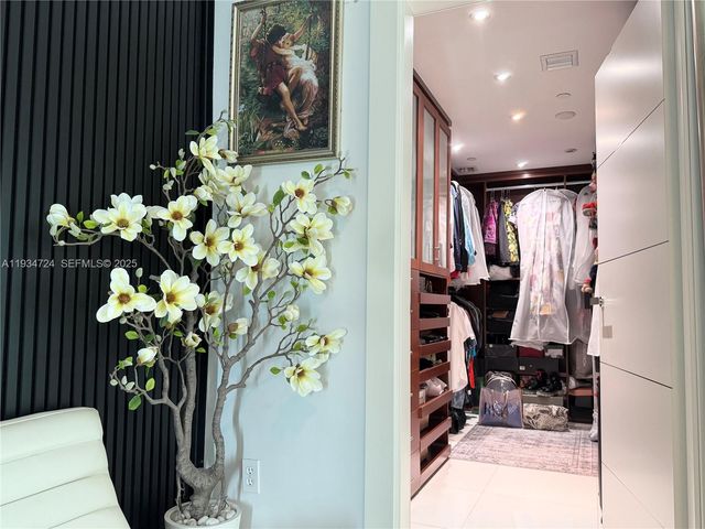 900 Biscayne Blvd 4504, Miami, FL 33132