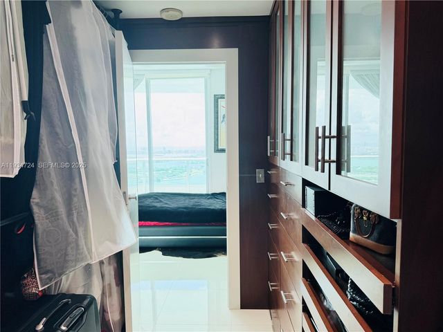 900 Biscayne Blvd 4504, Miami, FL 33132