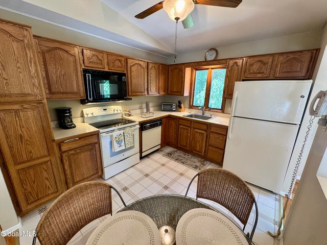 48 Grissom Drive, Clifton Park, NY 12065