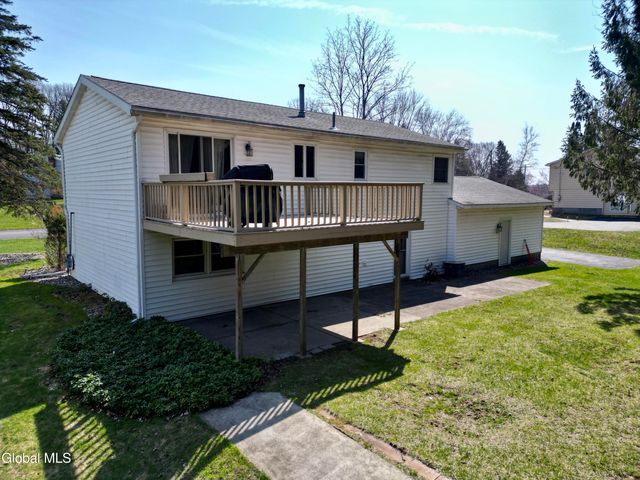 48 Grissom Drive, Clifton Park, NY 12065