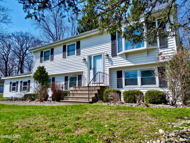 48 Grissom Drive, Clifton Park, NY 12065