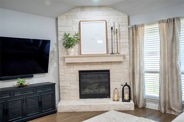 1525 Jocelyn Drive, Fort Worth, TX 76052