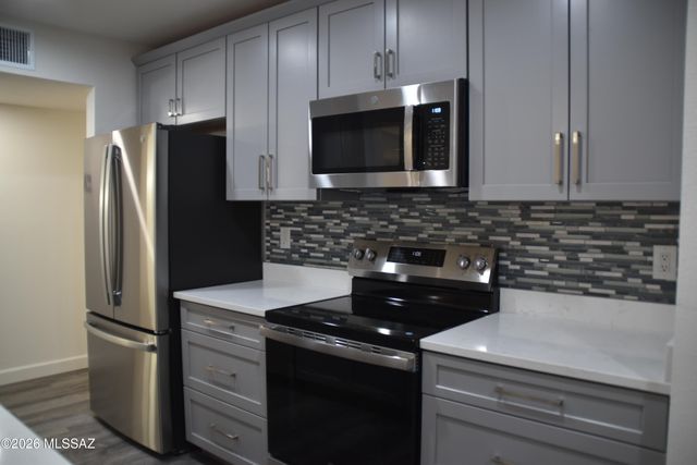 5930 N Placita Del Conde, Tucson, AZ 85718