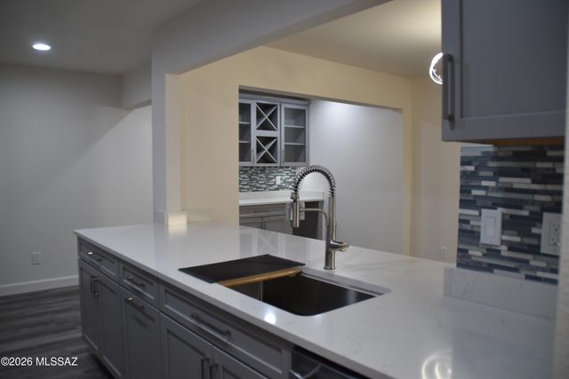 5930 N Placita Del Conde, Tucson, AZ 85718