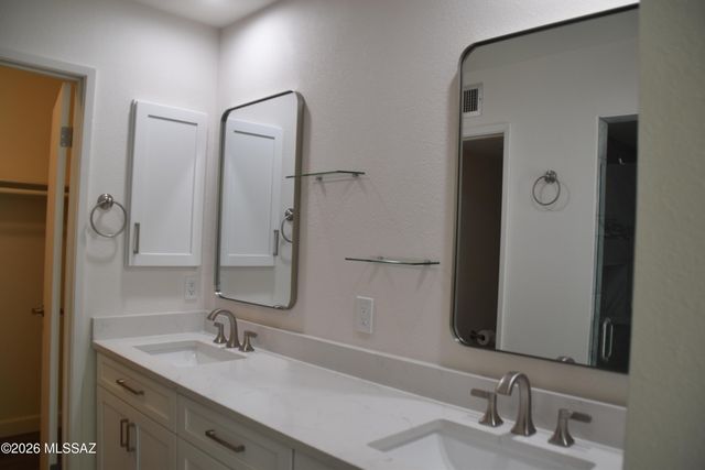 5930 N Placita Del Conde, Tucson, AZ 85718