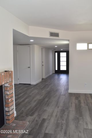 5930 N Placita Del Conde, Tucson, AZ 85718