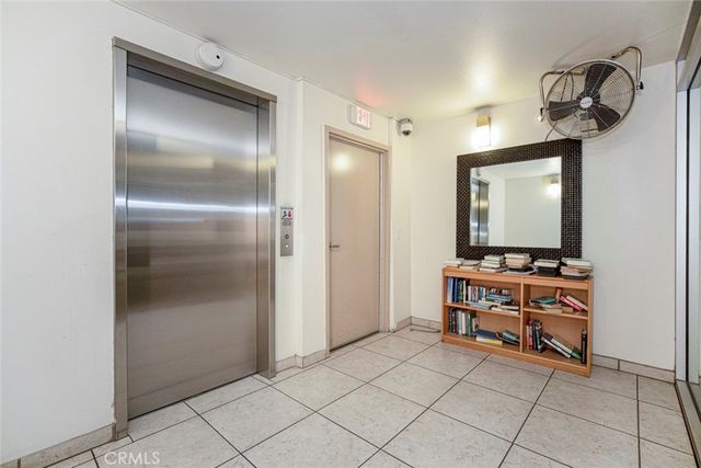 5325 Newcastle Ave. 322, Encino, CA 91316
