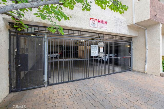 5325 Newcastle Ave. 322, Encino, CA 91316