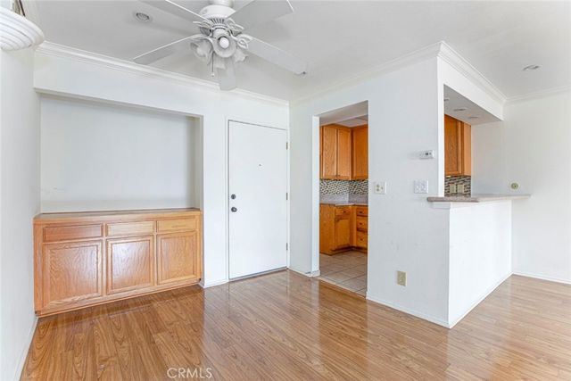 5325 Newcastle Ave. 322, Encino, CA 91316