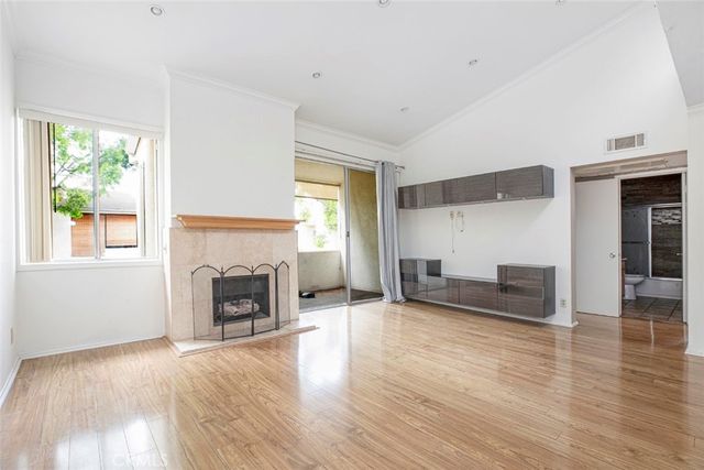 5325 Newcastle Ave. 322, Encino, CA 91316