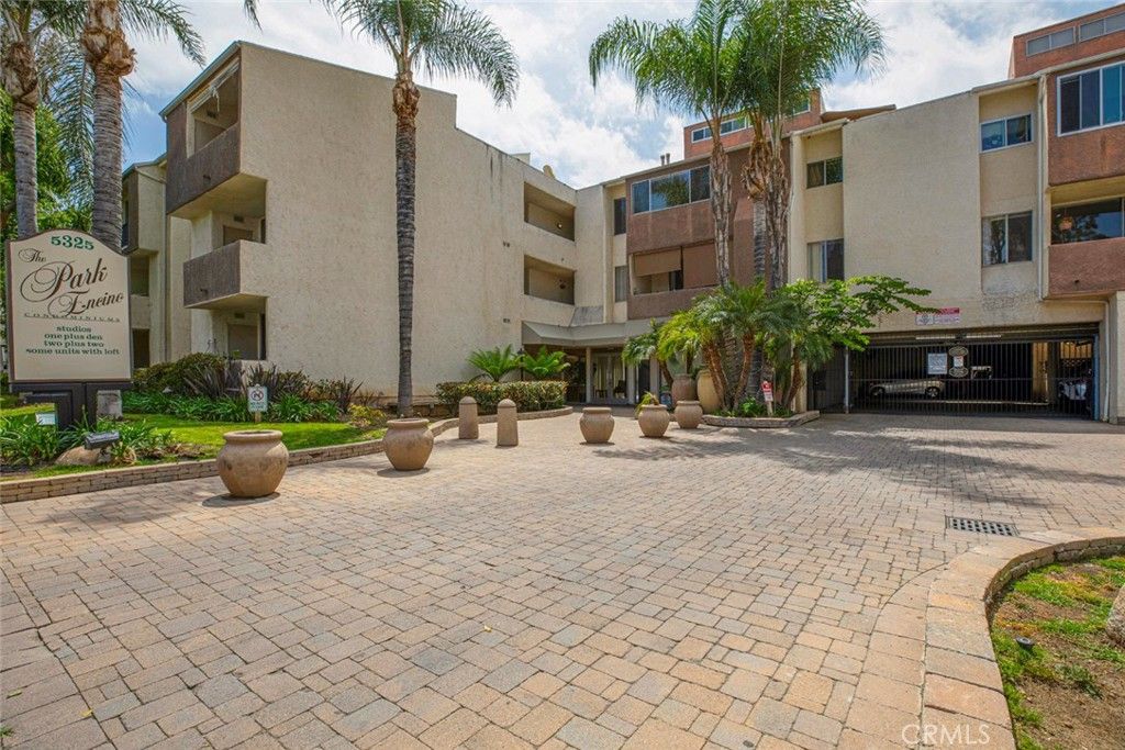 5325 Newcastle Ave. 322, Encino, CA 91316