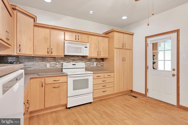 228 E CHERRY ST, Palmyra, PA 17078