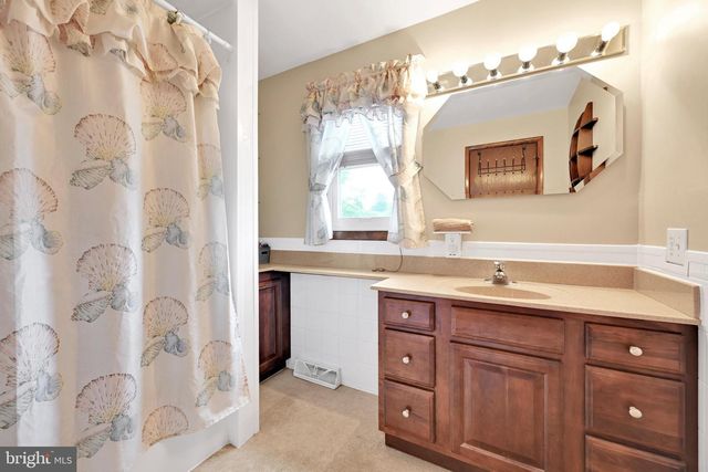 228 E CHERRY ST, Palmyra, PA 17078