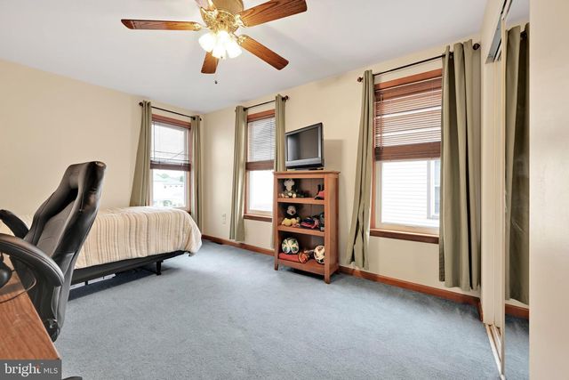 228 E CHERRY ST, Palmyra, PA 17078