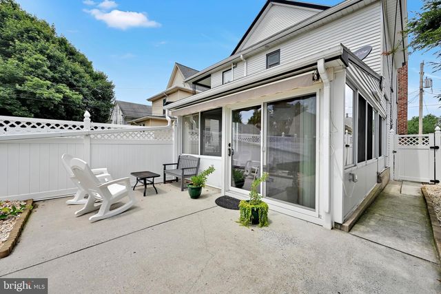 228 E CHERRY ST, Palmyra, PA 17078