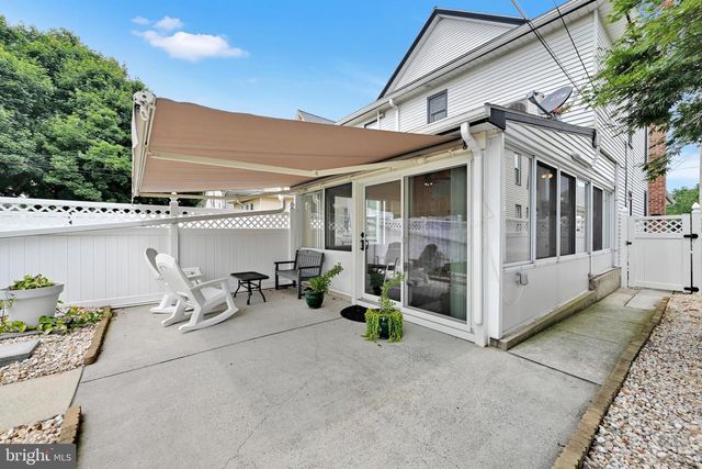 228 E CHERRY ST, Palmyra, PA 17078