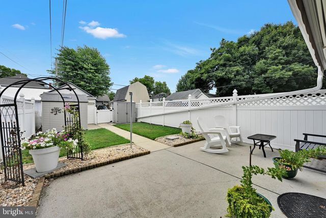 228 E CHERRY ST, Palmyra, PA 17078