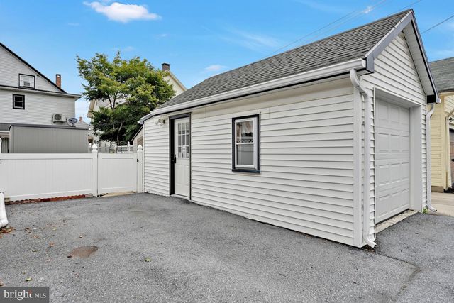 228 E CHERRY ST, Palmyra, PA 17078