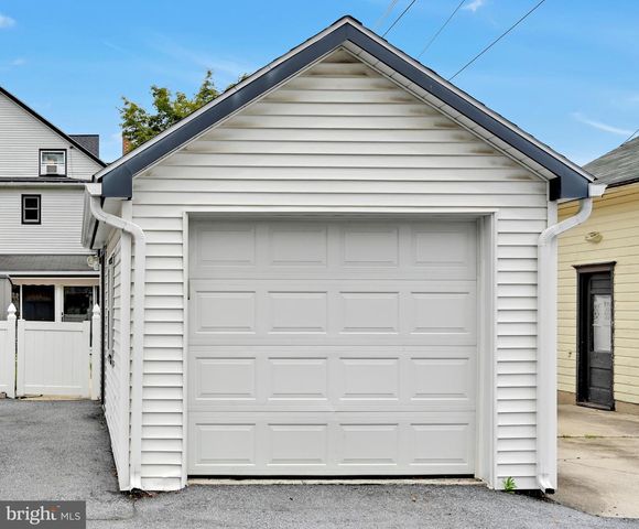 228 E CHERRY ST, Palmyra, PA 17078