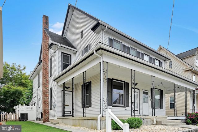 228 E CHERRY ST, Palmyra, PA 17078