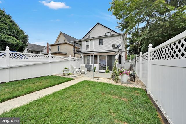 228 E CHERRY ST, Palmyra, PA 17078