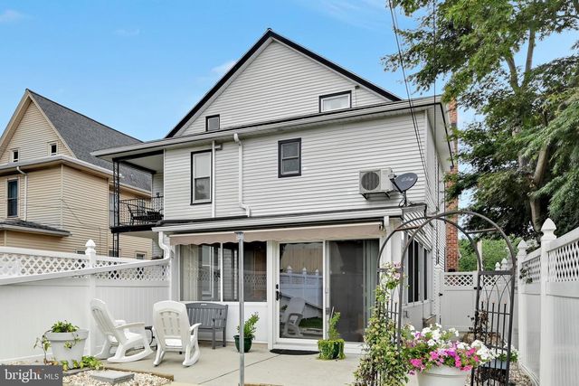 228 E CHERRY ST, Palmyra, PA 17078