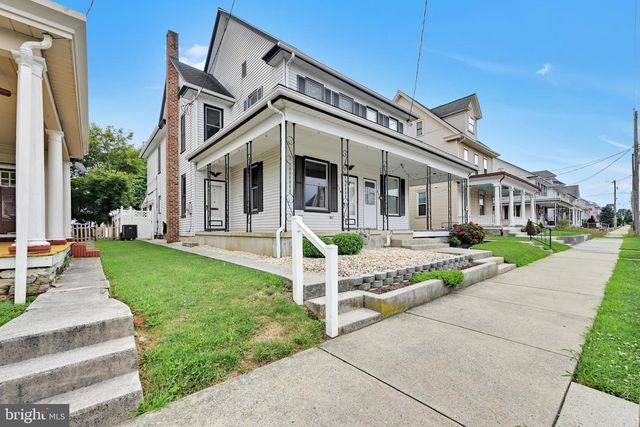 228 E CHERRY ST, Palmyra, PA 17078