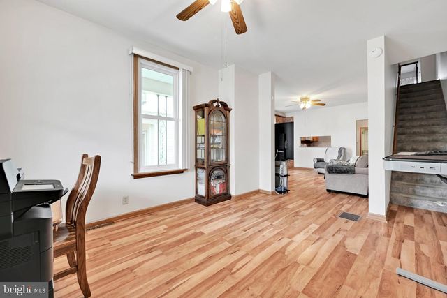 228 E CHERRY ST, Palmyra, PA 17078