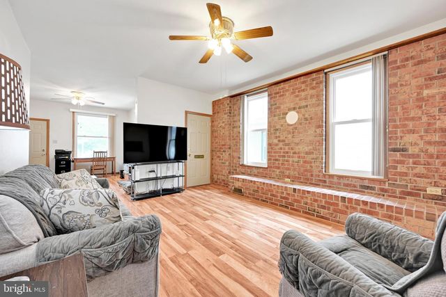 228 E CHERRY ST, Palmyra, PA 17078