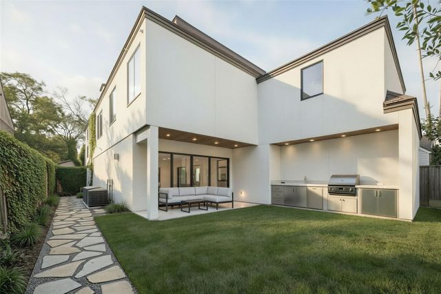 2217 Pelham Drive, Houston, TX 77019