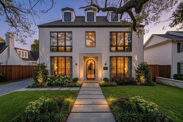 2217 Pelham Drive, Houston, TX 77019