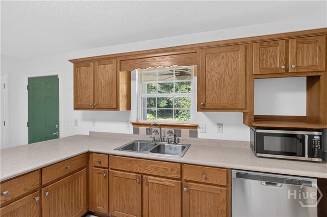 504 Lake Drive, Midway, GA 31320