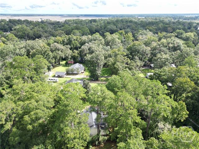 504 Lake Drive, Midway, GA 31320