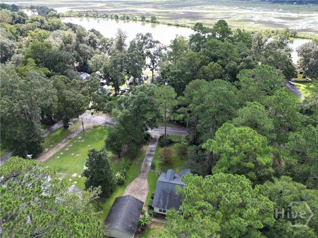 504 Lake Drive, Midway, GA 31320