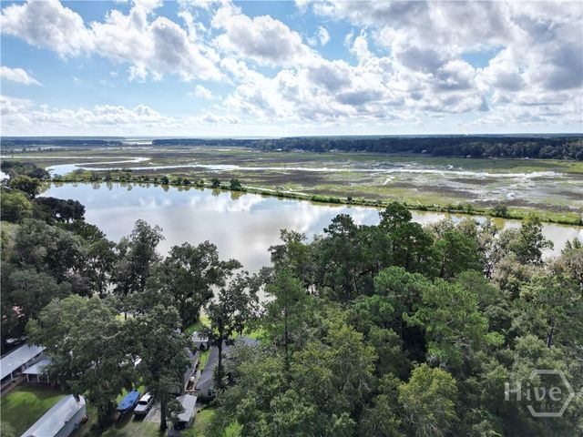 504 Lake Drive, Midway, GA 31320