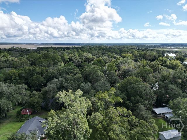 504 Lake Drive, Midway, GA 31320