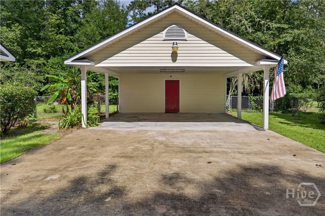 504 Lake Drive, Midway, GA 31320
