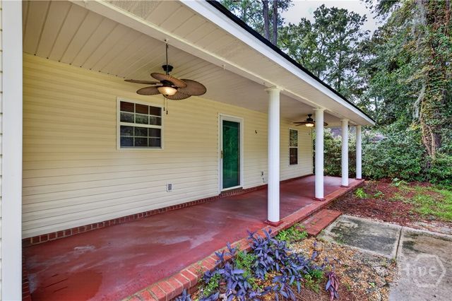 504 Lake Drive, Midway, GA 31320