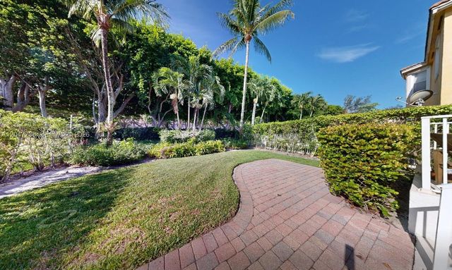 9640 Wyeth Ct, Wellington, FL 33414