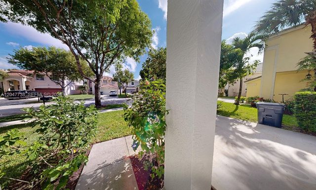 9640 Wyeth Ct, Wellington, FL 33414