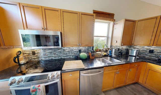 9640 Wyeth Ct, Wellington, FL 33414