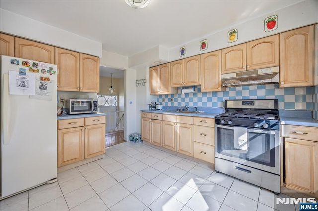 208 Washington Street, Northvale, NJ 07647