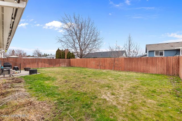 4042 N COUPLES DR, Coeur D'alene, ID 83815