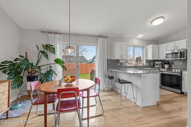 4042 N COUPLES DR, Coeur D'alene, ID 83815