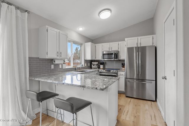 4042 N COUPLES DR, Coeur D'alene, ID 83815