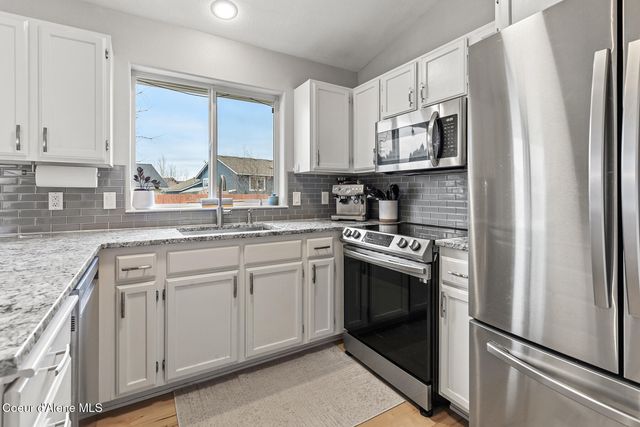 4042 N COUPLES DR, Coeur D'alene, ID 83815