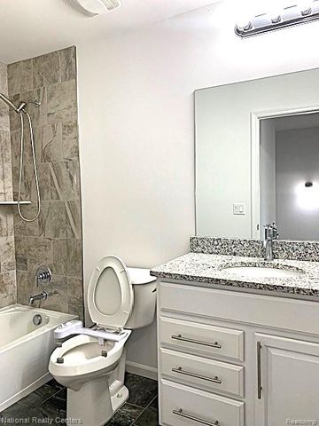 5939 Picall Drive, Troy, MI 48098